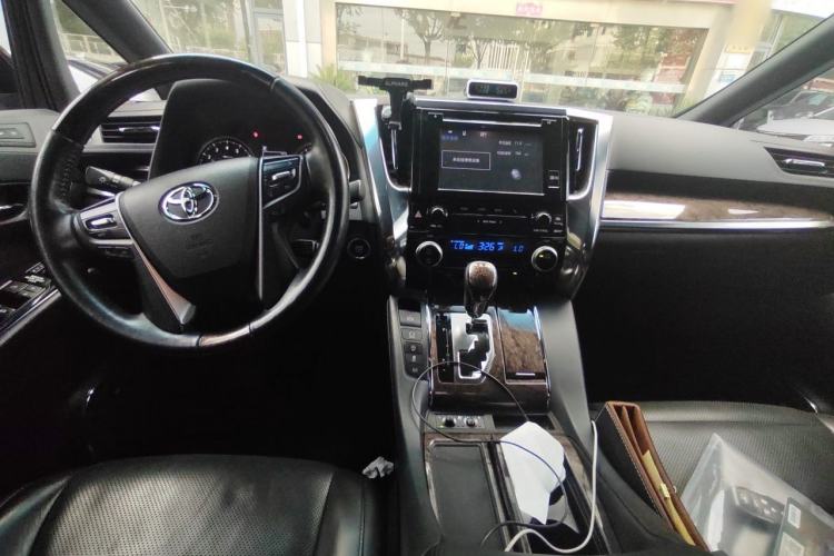 Used Toyota Alphard 2018 Revised Version 3.5L Premium Edition Center Console