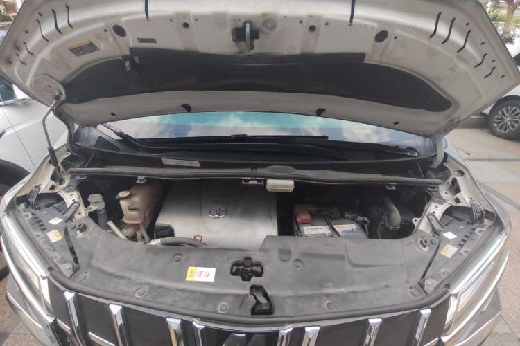 Used Toyota Alphard 2018 Revised Version 3.5L Premium Edition Engine Bay