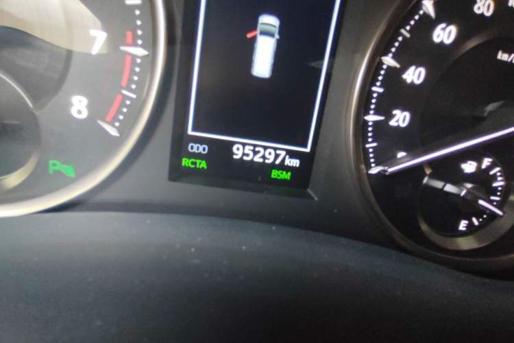 Used Toyota Alphard 2018 Revised Version 3.5L Premium Edition Odometer Close Up