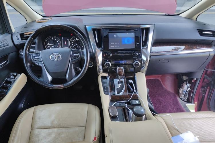 Used Toyota Alphard 2018 Revised Version 3.5L Luxury Edition Center Console