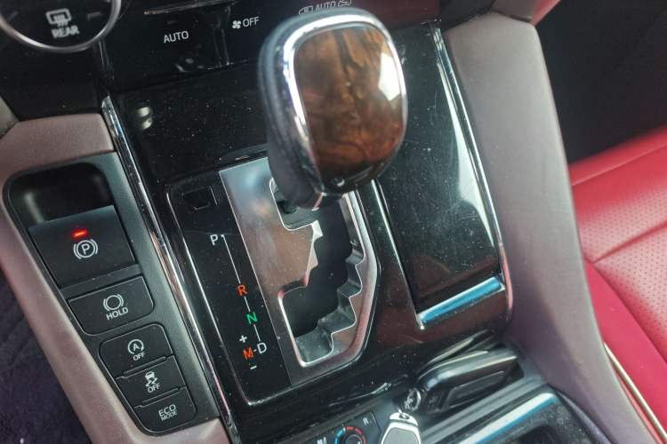 Used Toyota Alphard 2018 Revised Version 3.5L Luxury Edition Gear Lever