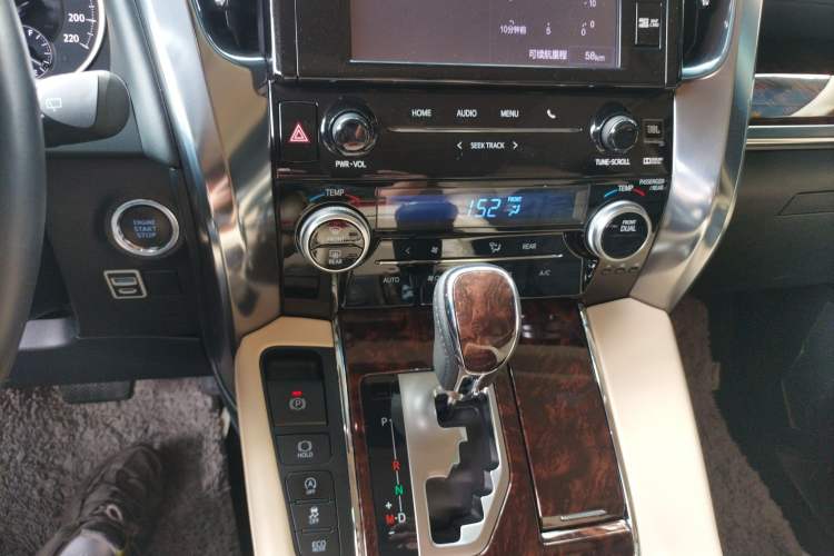 Used Toyota Alphard 2018 Revised Version 3.5L Luxury Edition Audio And AC Panel