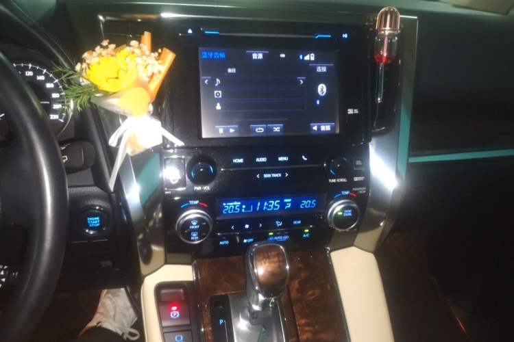 Used Toyota Alphard 2018 Revised Version 3.5L Luxury Edition Audio And AC Panel