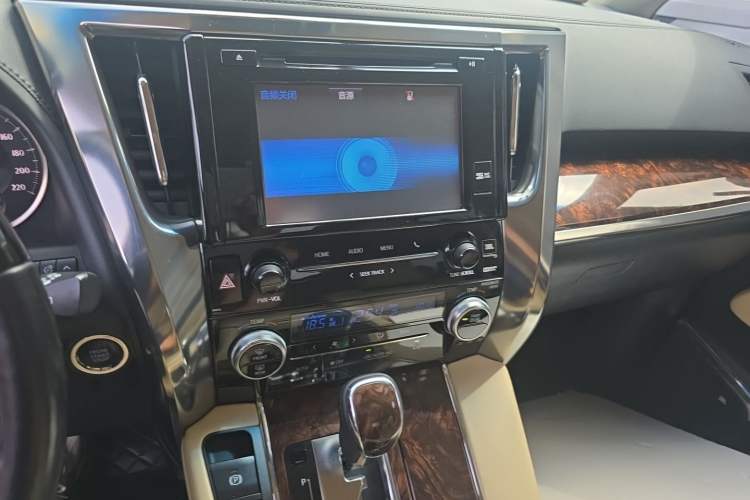 Used Toyota Alphard 2018 Revised Version 3.5L Luxury Edition Audio And AC Panel