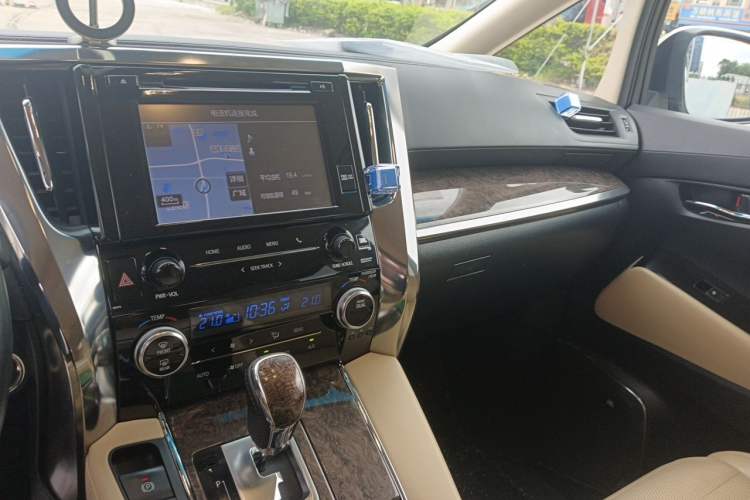 Used Toyota Alphard 2018 Revised Version 3.5L Premium Edition Audio And AC Panel