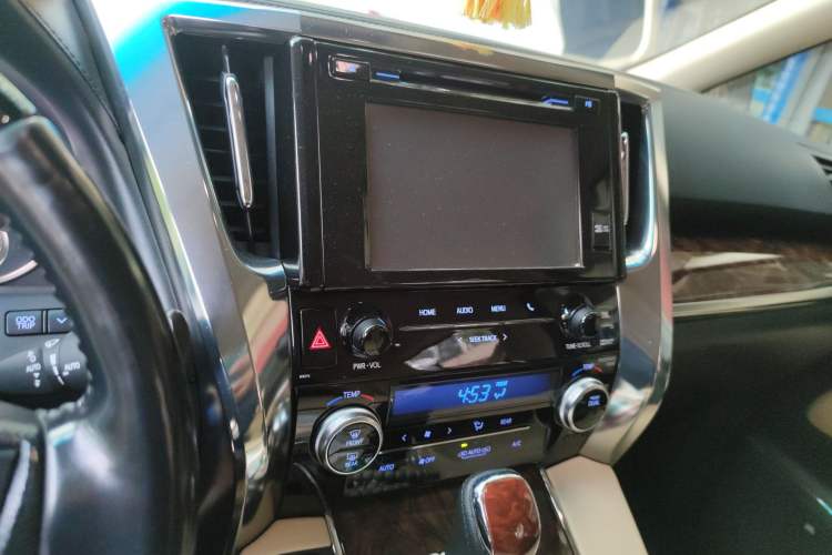 Used Toyota Alphard 2018 Revised Version 3.5L Luxury Edition Audio And AC Panel