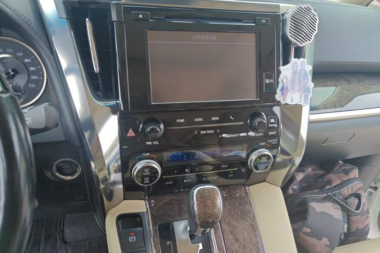Used Toyota Alphard 2018 Revised Version 3.5L Premium Edition Audio And AC Panel