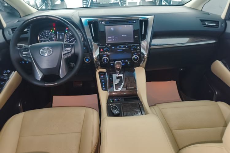 Used Toyota Alphard 2018 Revised Version 3.5L Premium Edition Center Console