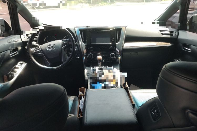 Used Toyota Alphard 2018 Revised Version 3.5L Premium Edition Center Console