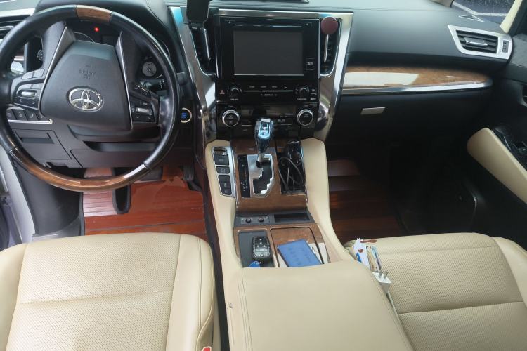 Used Toyota Alphard 2018 3.5L Prestige Edition Center Console