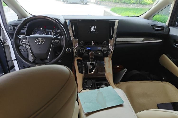 Used Toyota Alphard 2018 Revised Version 3.5L Premium Edition Center Console