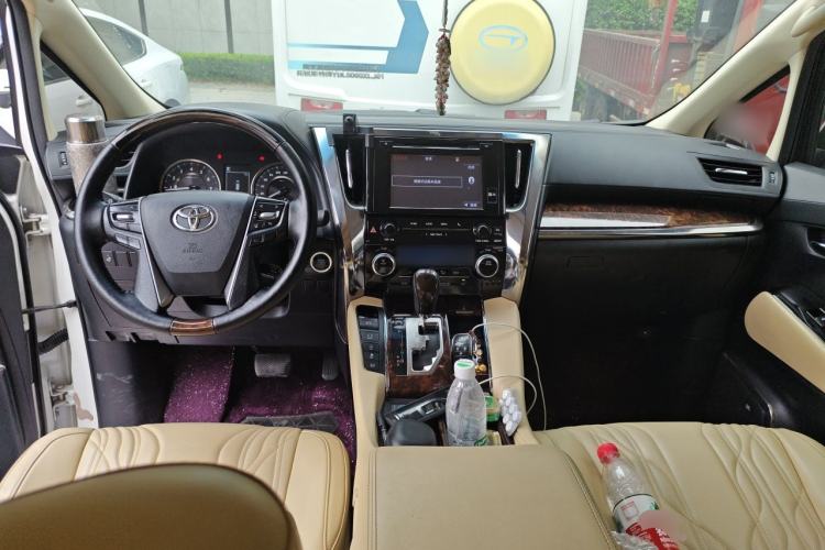Used Toyota Alphard 2018 Revised Version 3.5L Luxury Edition Center Console