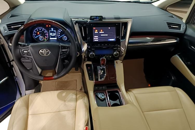 Used Toyota Alphard 2018 3.5L Luxury Edition Center Console