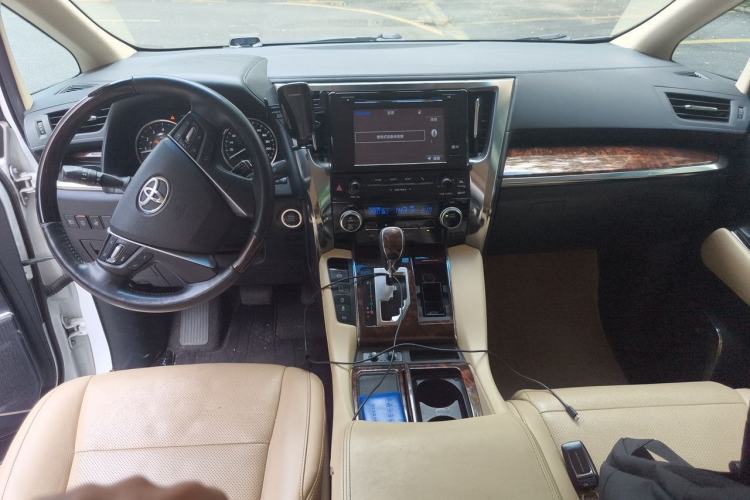 Used Toyota Alphard 2018 Revised Version 3.5L Luxury Edition Center Console