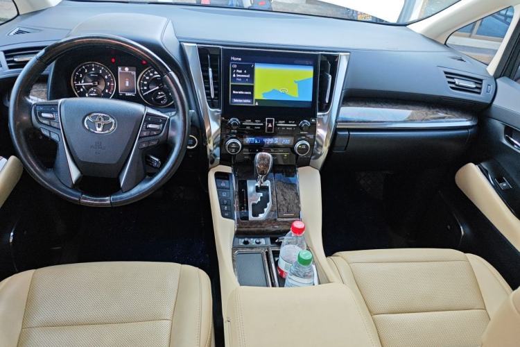 Used Toyota Alphard 2018 Revised Version 3.5L Premium Edition Center Console