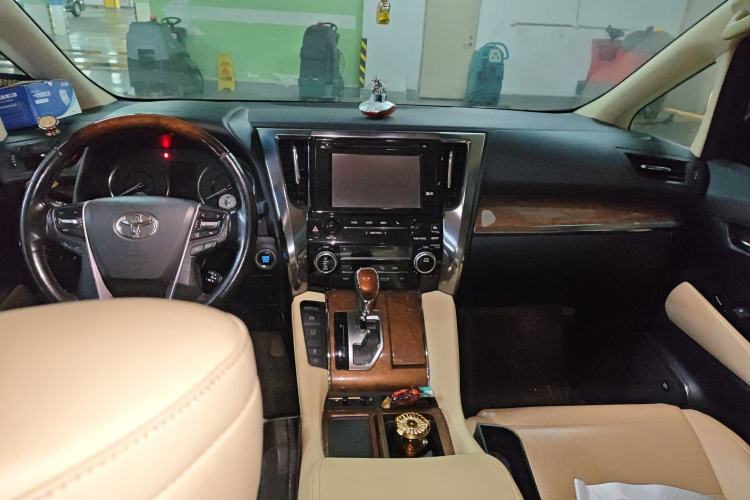 Used Toyota Alphard 2018 3.5L Prestige Edition Center Console