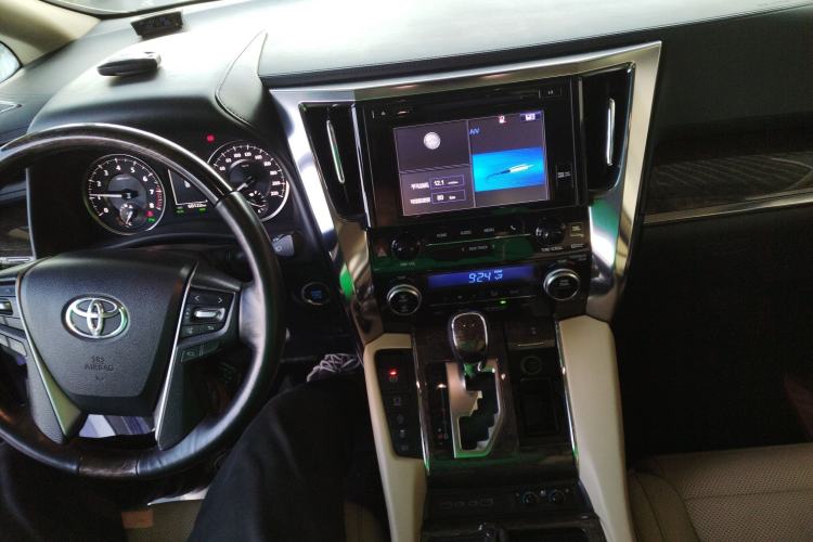 Used Toyota Alphard 2018 Revised Version 3.5L Premium Edition Center Console
