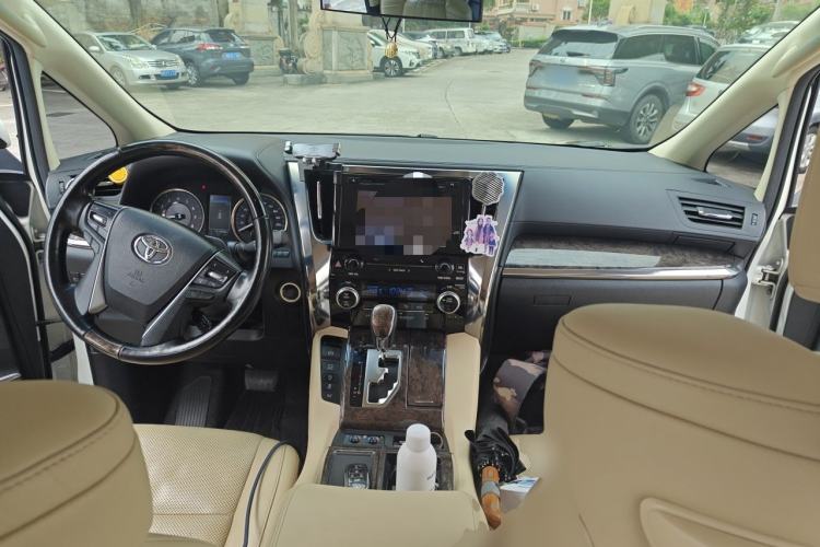 Used Toyota Alphard 2018 Revised Version 3.5L Premium Edition Center Console