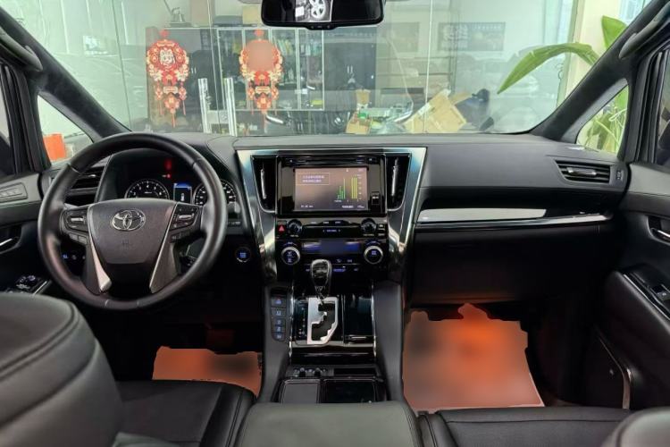 Used Toyota Alphard 2018 Revised Version 3.5L Premium Edition Center Console