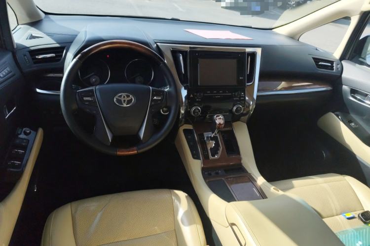 Used Toyota Alphard 2018 3.5L Luxury Edition Center Console