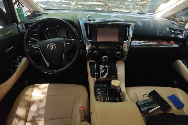 Used Toyota Alphard 2018 Revised Version 3.5L Luxury Edition Center Console