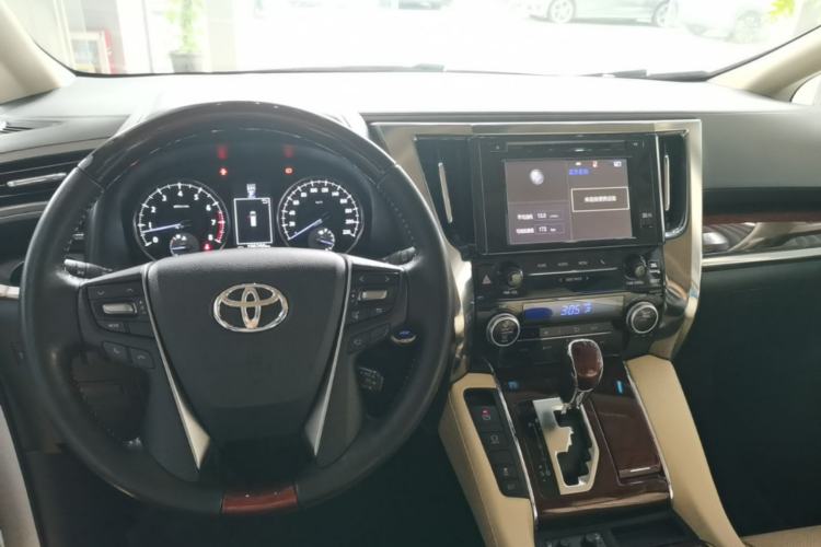 Used Toyota Alphard 2018 3.5L Luxury Edition Center Console