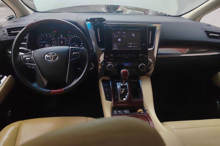 Used Toyota Alphard 2018 3.5L Luxury Edition Center Console