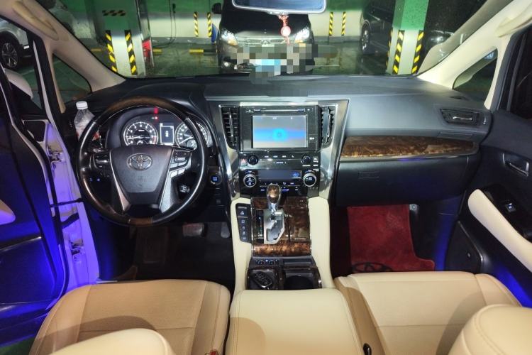 Used Toyota Alphard 2018 Revised Version 3.5L Luxury Edition Center Console