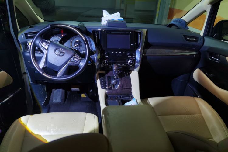 Used Toyota Alphard 2018 Revised Version 3.5L Premium Edition Center Console