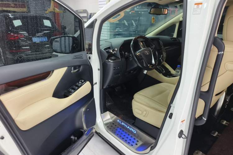 Used Toyota Alphard 2018 3.5L Luxury Edition Driver Seat