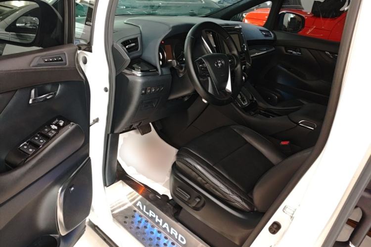 Used Toyota Alphard 2018 Revised Version 3.5L Premium Edition Driver Seat