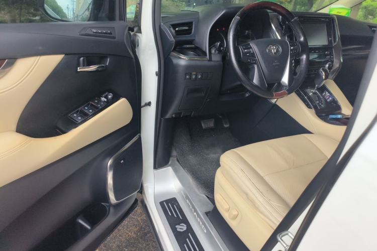Used Toyota Alphard 2018 3.5L Luxury Edition Driver Seat