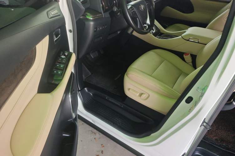 Used Toyota Alphard 2018 Revised Version 3.5L Premium Edition Driver Seat
