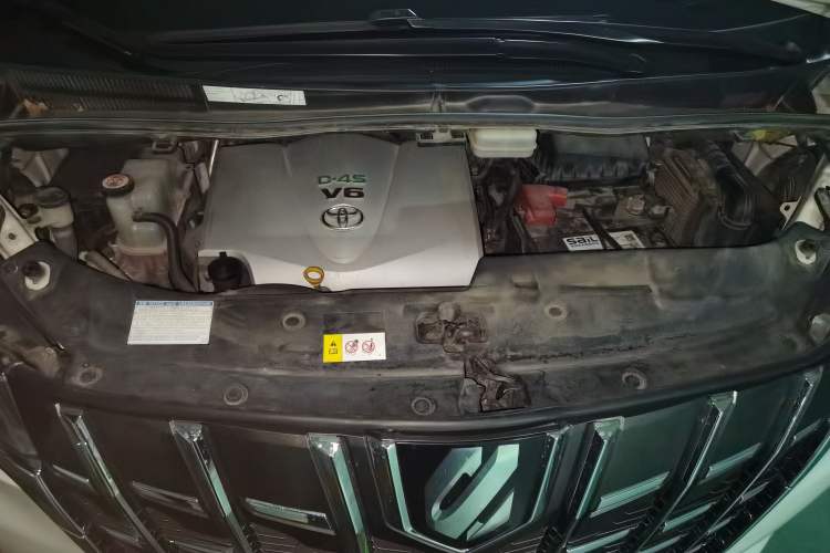 Used Toyota Alphard 2018 Revised Version 3.5L Premium Edition Engine Bay