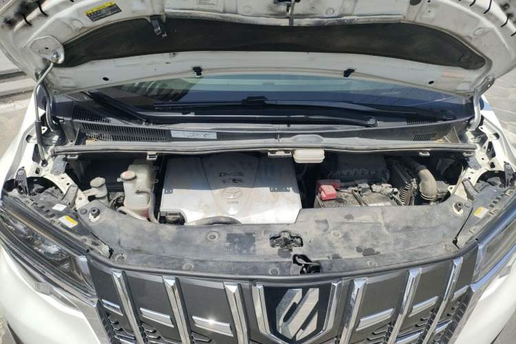 Used Toyota Alphard 2018 Revised Version 3.5L Premium Edition Engine Bay