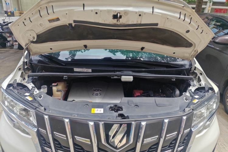 Used Toyota Alphard 2018 Revised Version 3.5L Luxury Edition Engine Bay