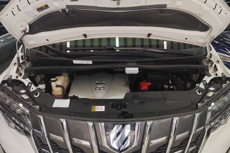 Used Toyota Alphard 2018 Revised Version 3.5L Premium Edition Engine Bay