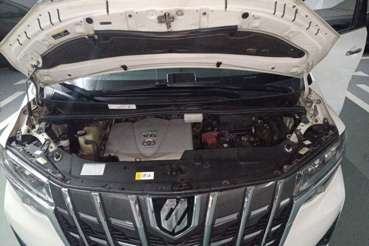 Used Toyota Alphard 2018 Revised Version 3.5L Luxury Edition Engine Bay