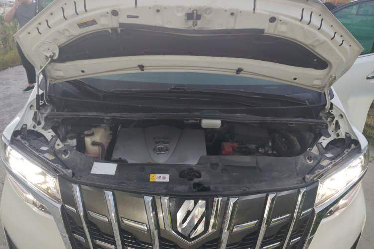 Used Toyota Alphard 2018 Revised Version 3.5L Luxury Edition Engine Bay