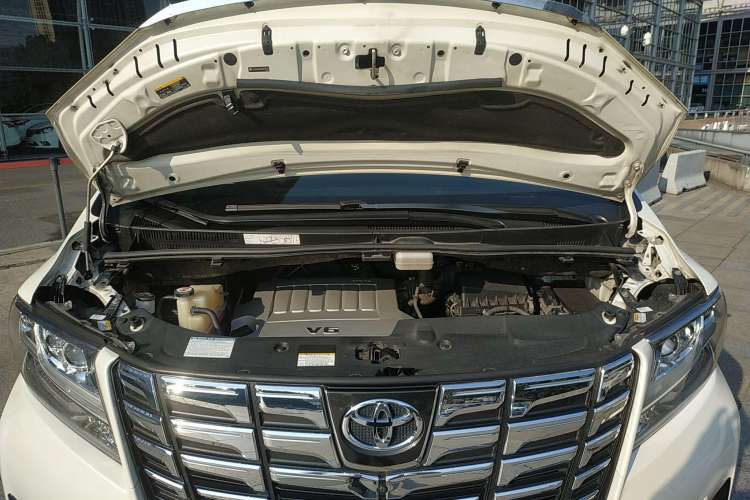 Used Toyota Alphard 2018 3.5L Prestige Edition Engine Bay
