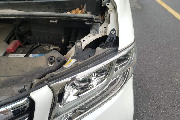 Used Toyota Alphard 2018 3.5L Luxury Edition Engine Bay Left