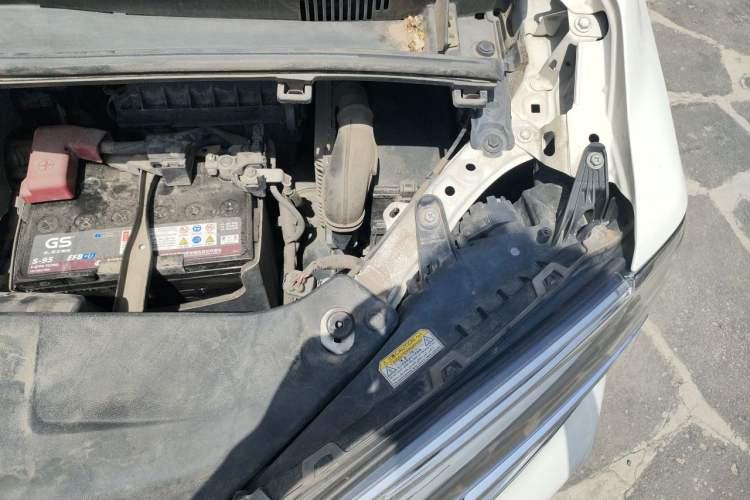 Used Toyota Alphard 2018 Revised Version 3.5L Premium Edition Engine Bay Left