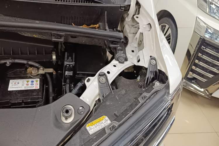 Used Toyota Alphard 2018 3.5L Prestige Edition Engine Bay Left