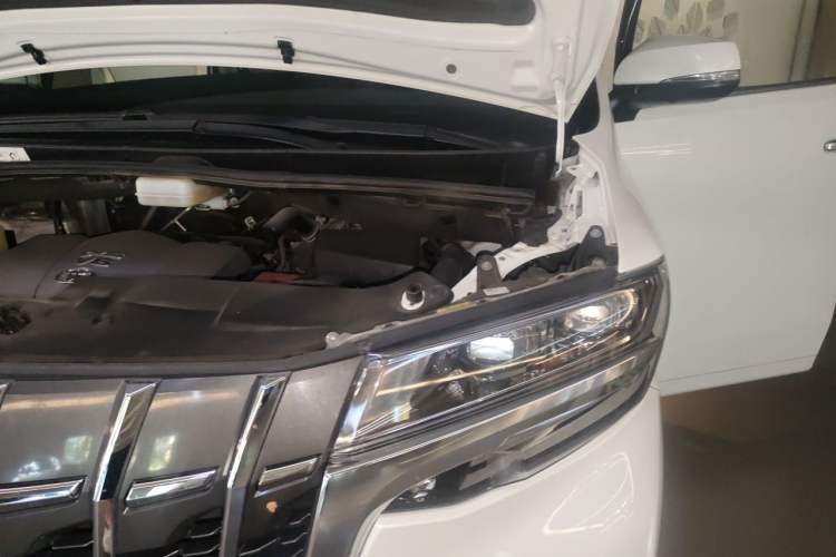 Used Toyota Alphard 2018 Revised Version 3.5L Luxury Edition Engine Bay Left