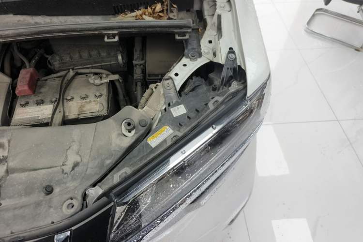 Used Toyota Alphard 2018 3.5L Luxury Edition Engine Bay Left