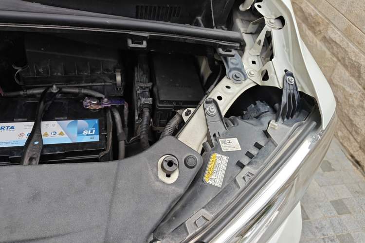 Used Toyota Alphard 2018 3.5L Luxury Edition Engine Bay Left