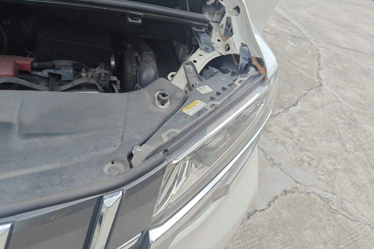 Used Toyota Alphard 2018 Revised Version 3.5L Premium Edition Engine Bay Left