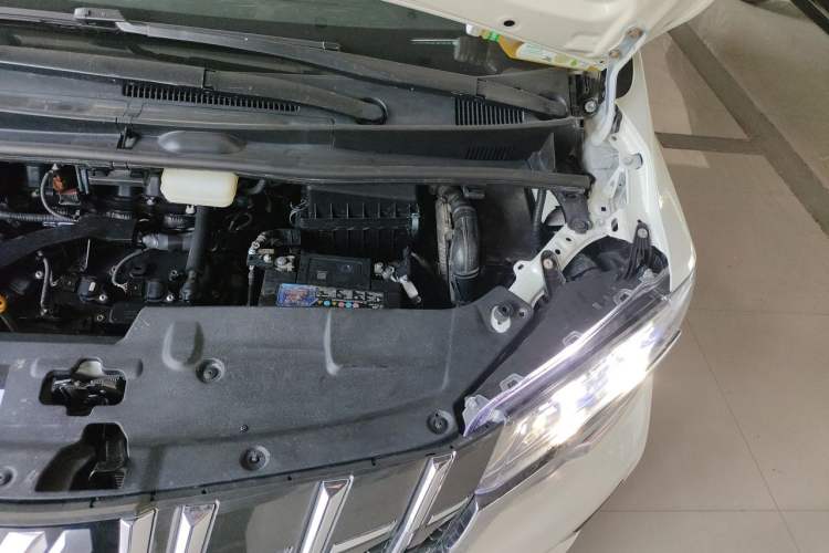 Used Toyota Alphard 2018 Revised Version 3.5L Premium Edition Engine Bay Left