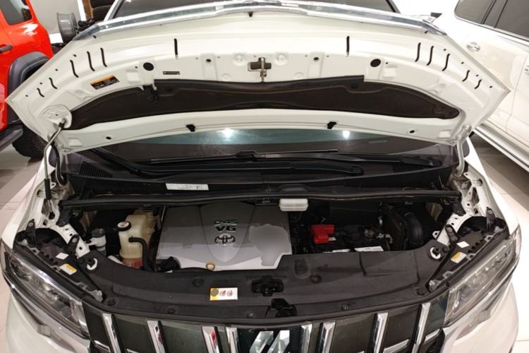 Used Toyota Alphard 2018 Revised Version 3.5L Premium Edition Engine Bay