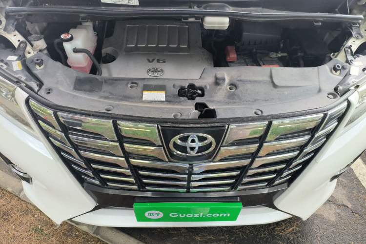 Used Toyota Alphard 2018 3.5L Luxury Edition Engine Bay